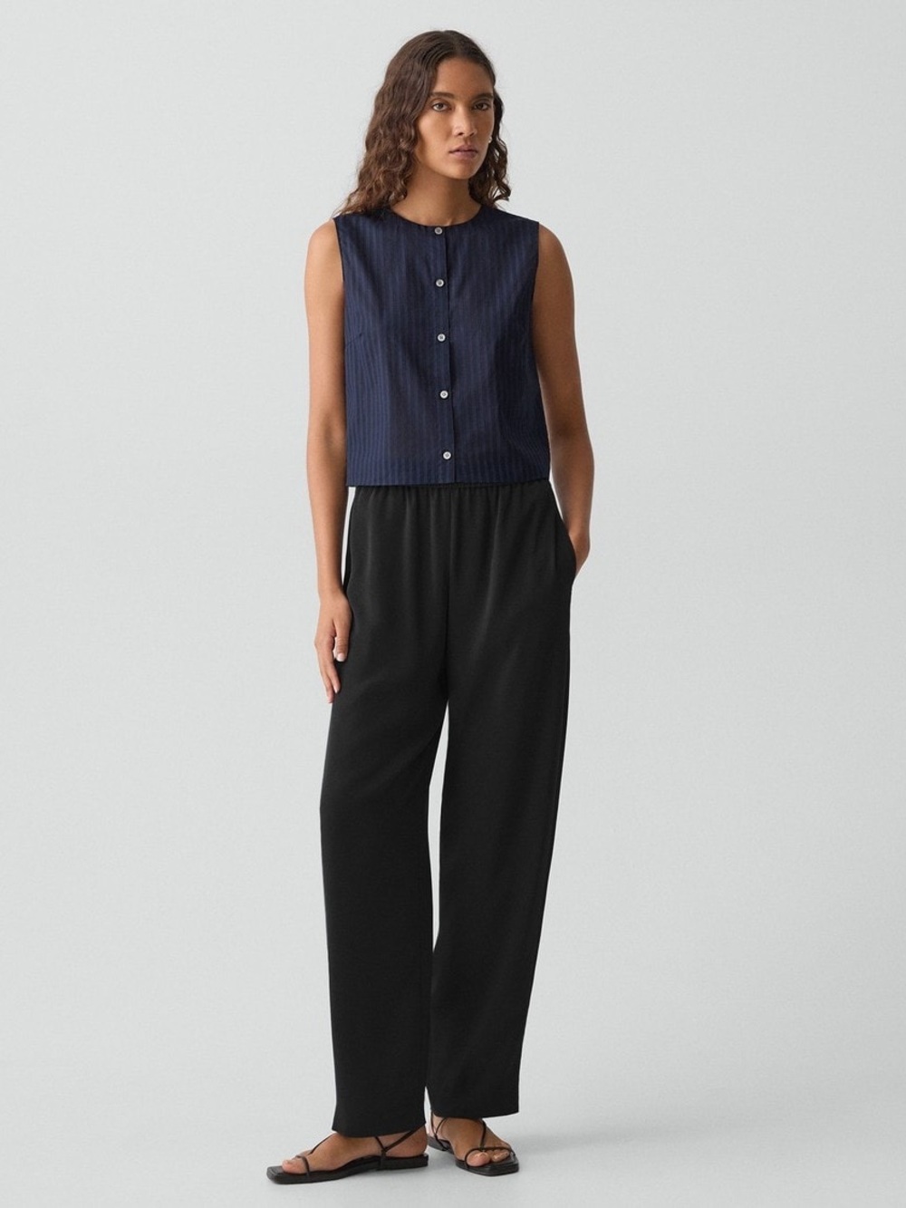 Theory Relaxed Pull-On Pant in Satin Crepe Wide Leg Bottoms Stretch Black
